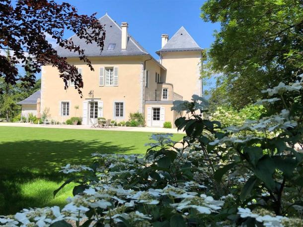 Réhabilitation d’un jardin historique - architectes paysagistes_Chambery_Vue sur le Château depuis la grande pelouse