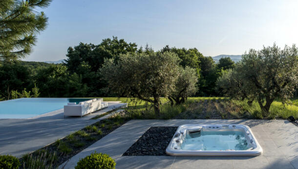 Architectes paysagistes jardin-contemporain_Charbonniere_Intégration d'un jacuzzi